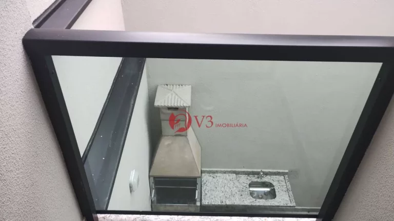 Imagem Sobrado com 3 dormitorios, 2 suites 1 lavabo, 2 vagas para 2 carros, sacadas nos quartos principais, churrasqueira, perto do metro Guilhermina esperaç