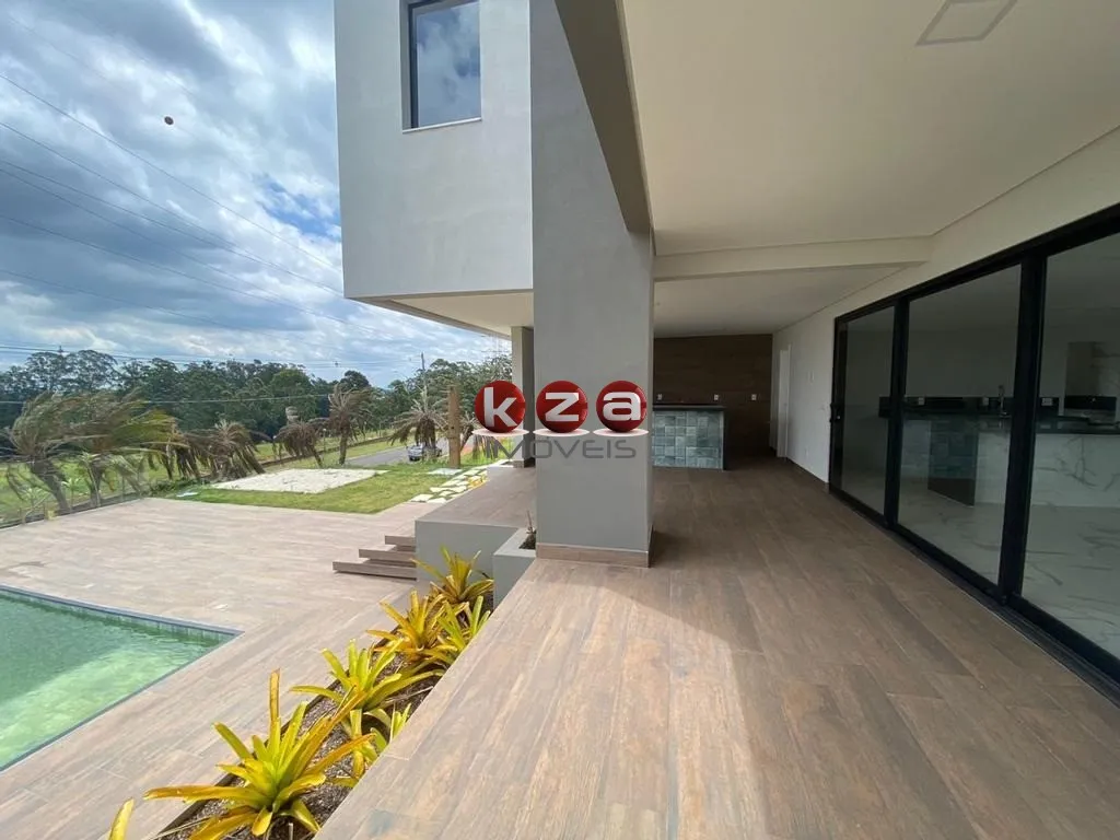 Imagem Casa de Luxo em Condomínio Campo de Toscana, Vinhedo-SP: 4 Quartos, 4 Suítes, 3 Salas, 6 Banheiros, 6 Vagas, 328m². Venda ou Locação.