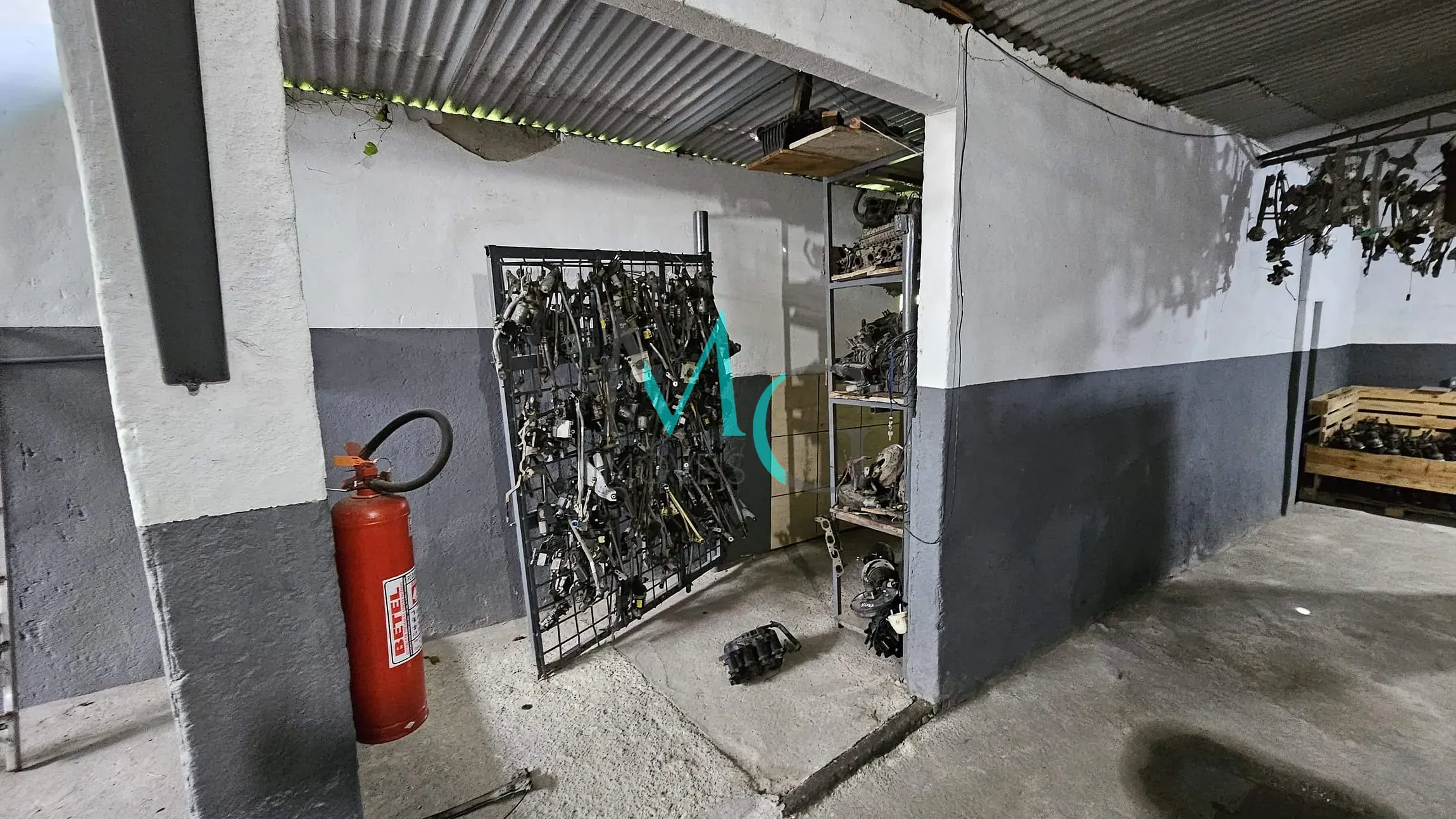 Imagem Galpão e Loja 550m² para locação por R$ 10.000,00 em Campo Grande, Rio de Janeiro, RJ
