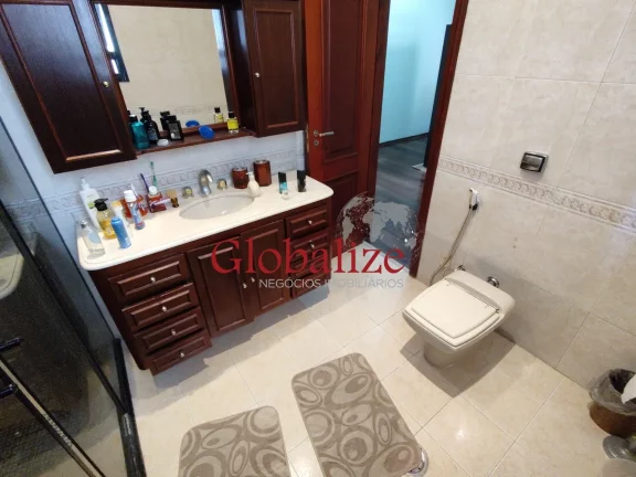 Imagem Sobrado à venda com 4 dormitórios e até 7 vagas, no bairro da Pompéia em Santos por R$ 2.900.000,00