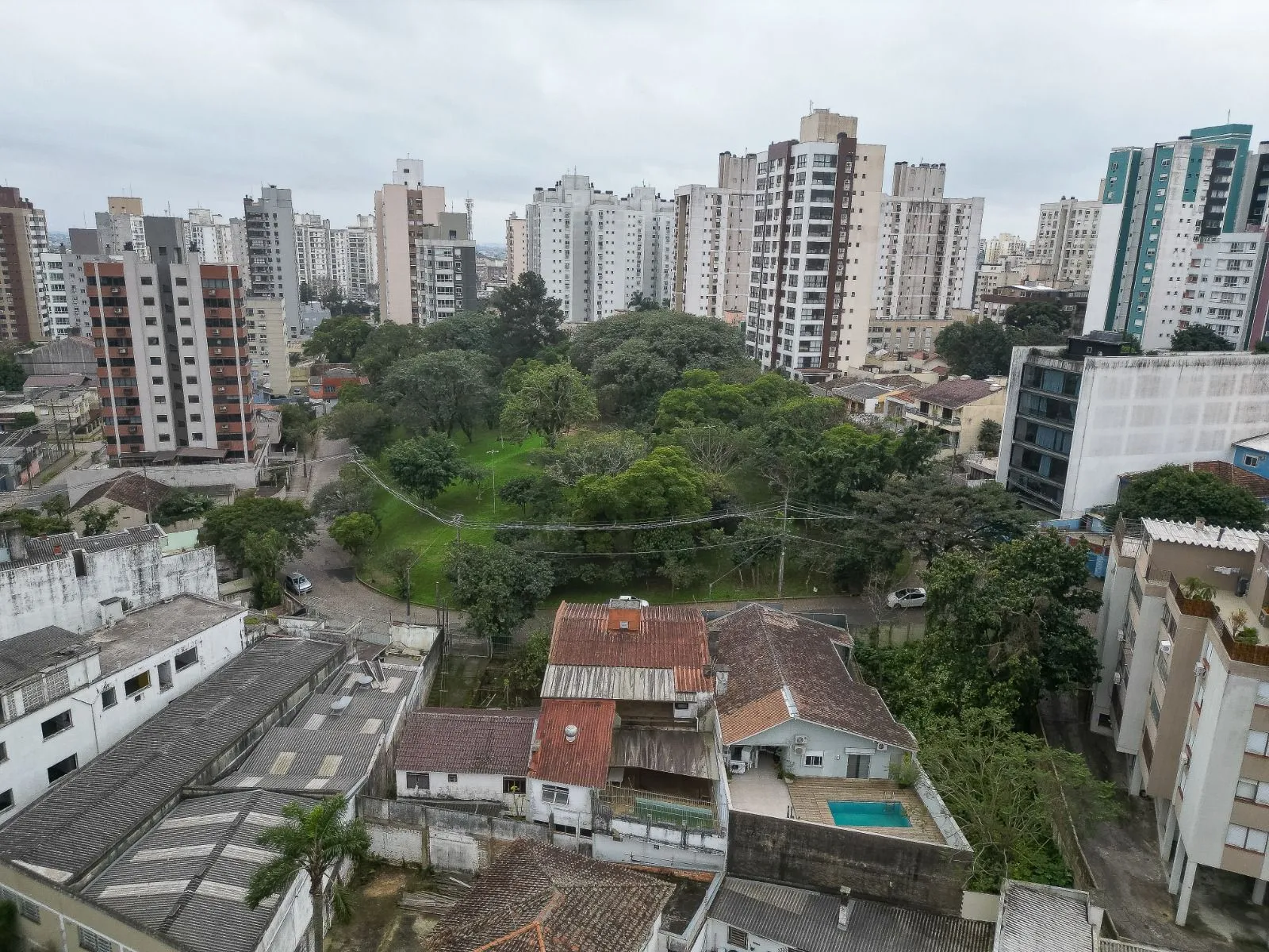 Imagem Casa à venda em Porto Alegre, Passo D'Areia, com 4 quartos, 600m2