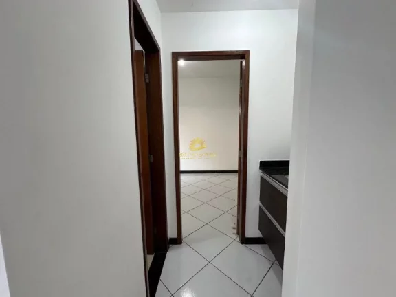 Imagem Descubra a tranquilidade e a conveniência de morar em uma casa duplex charmosa e completa em Guarap...