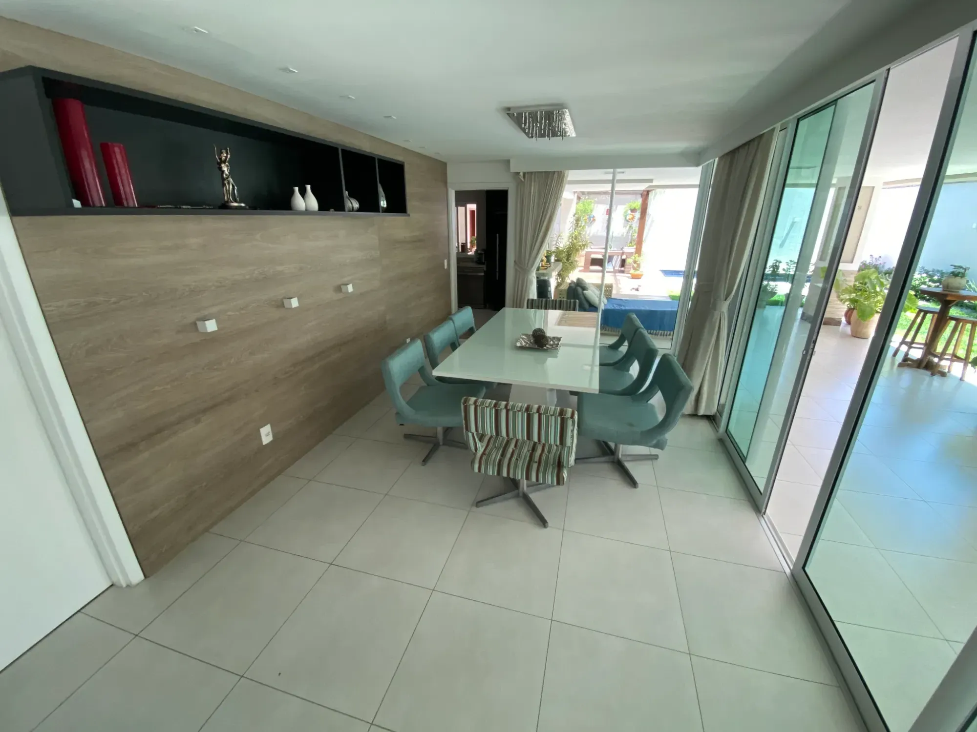 Imagem Casa de Condomínio com 4 Quartos à Venda, 325 m² em De Lourdes - Fortaleza