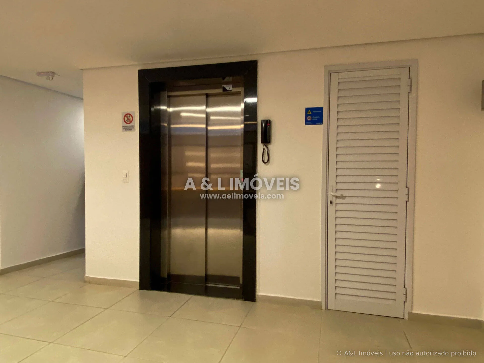 Imagem Apartamento em Campos do Jordão | 87,10 m² | Lareira e Varanda Privativa