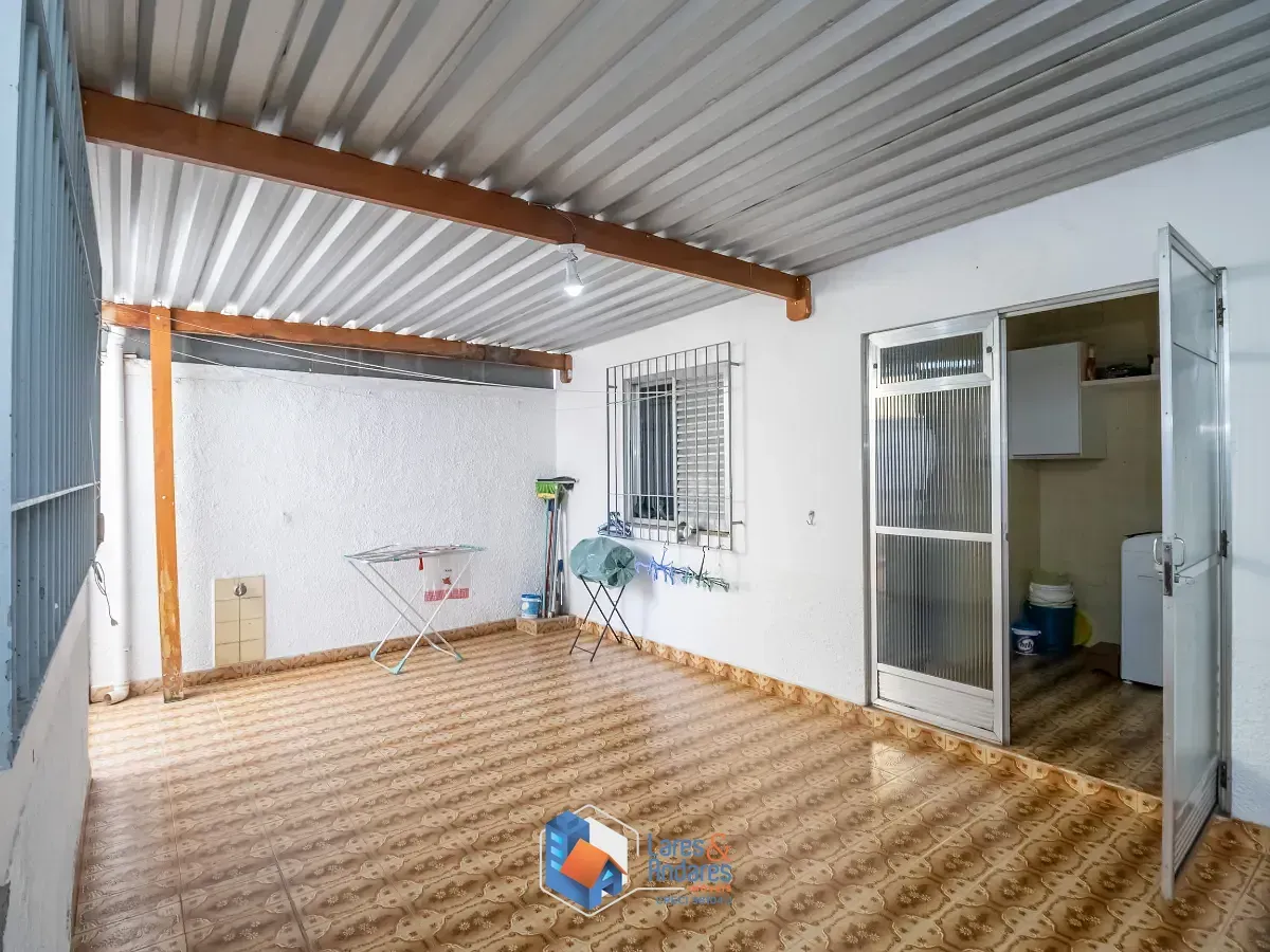 Imagem Sobrado para venda em Chácara Santo Antônio (Zona Sul) com 3 quartos, sendo 1 suíte, 230m²