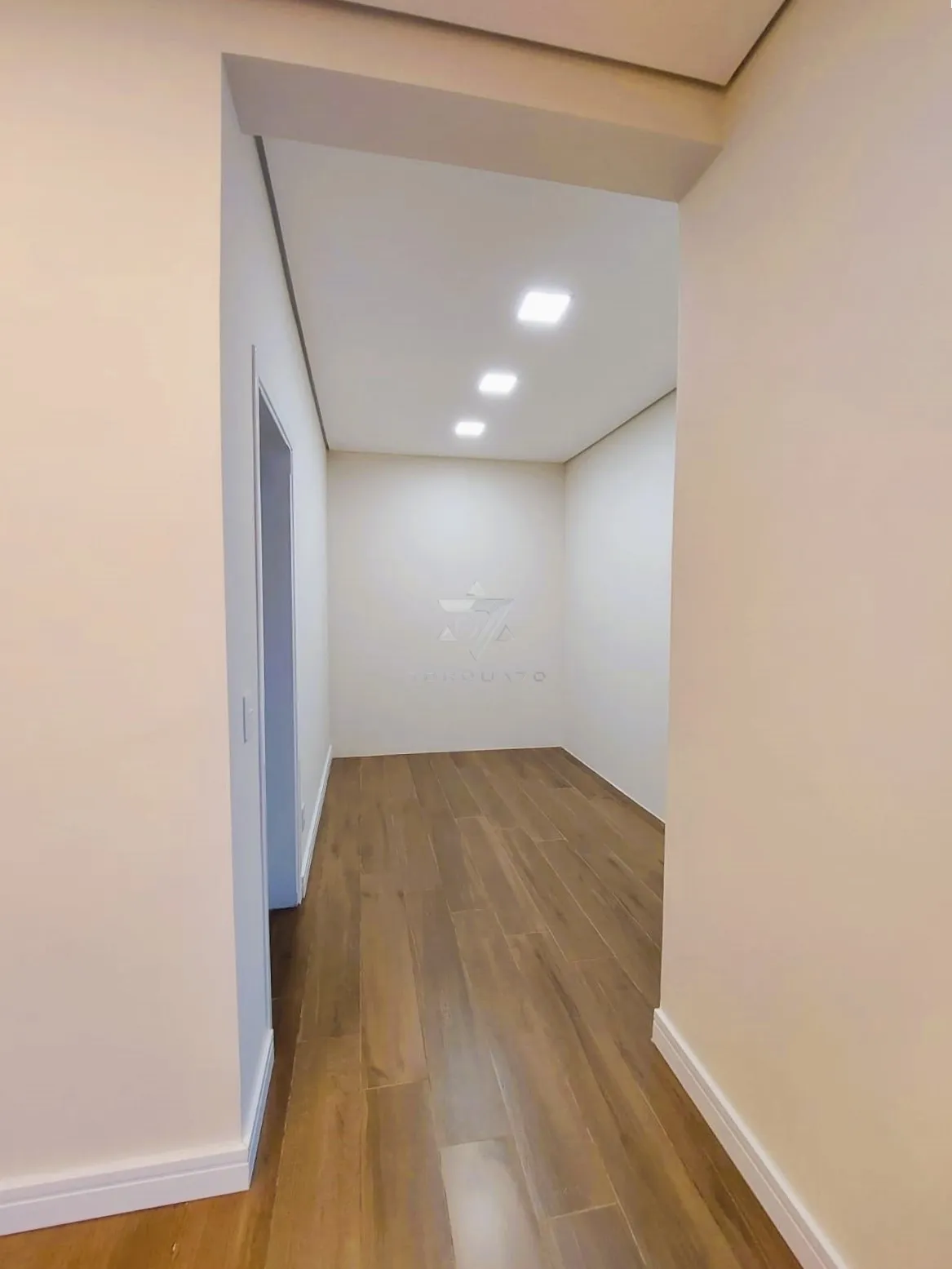 Imagem Sofisticação e Conforto: Sobrado no Residencial Lago Azul