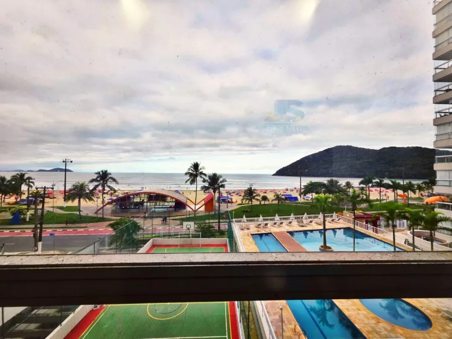 Imagem A VENDA SOFISTICAÇÃO E CONFORTO FRENTE AO MAR COM 90m² | 2 Dormitórios | 2 VAGAS DE GARAGEM COBERTAS + VARANDA GOURMET EQUIPADA.