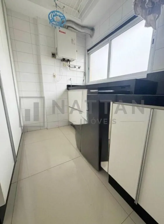 Imagem Apartamento com 3 suítes e 242 m², closet na suíte master, lavabo e 4 vagas de garagem