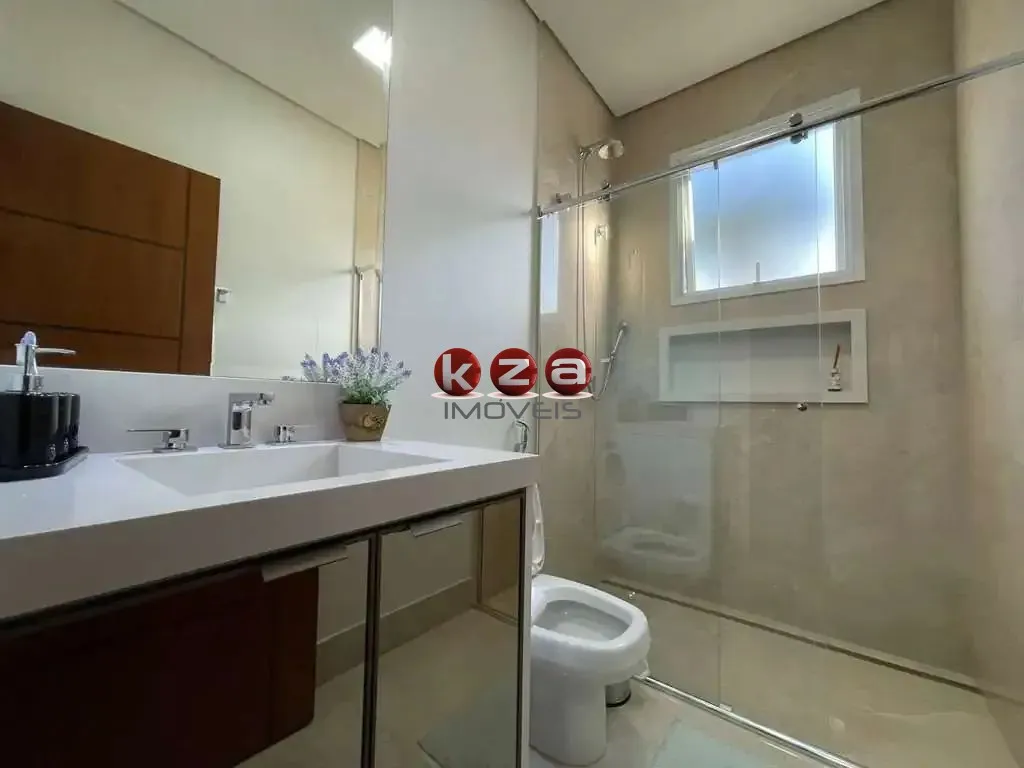 Imagem Casa de alto padrão a venda e locação, com 3 suites no Condomínio Residencial Villa Lombarda em Valinhos-SP