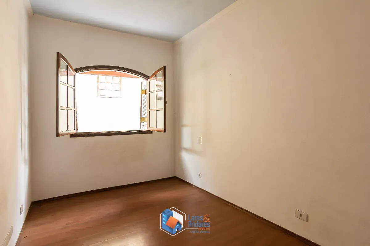Imagem Sobrado para venda em Conjunto Residencial Butantã com 5 quartos, sendo 2 suítes, 187m²