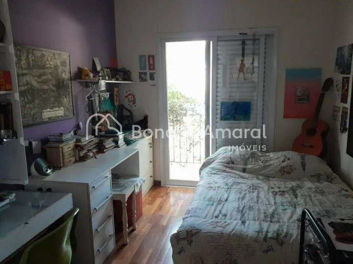 Imagem Casa de Condomínio com 250 m² e 4 Quartos