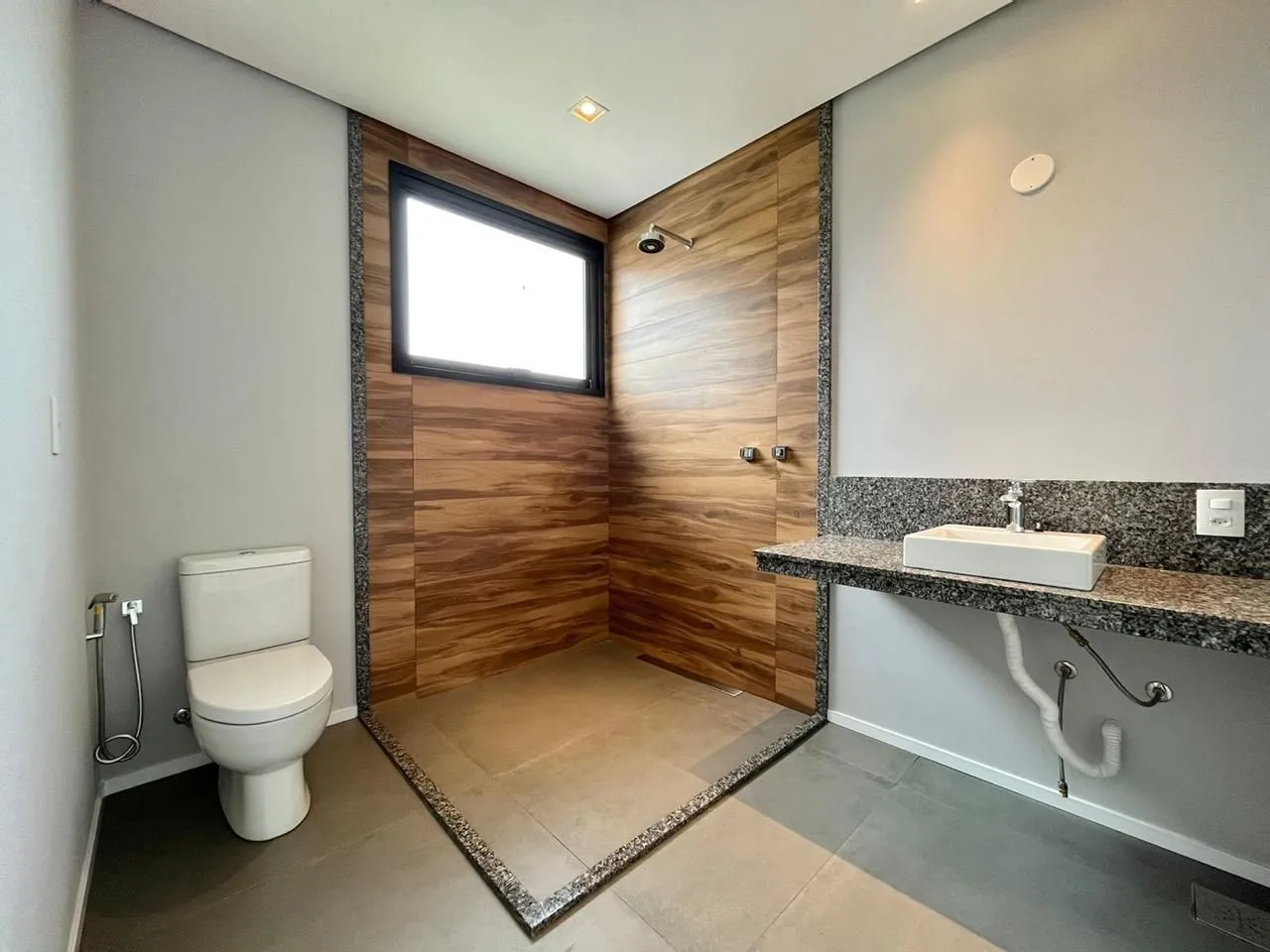 Imagem CASA DE ALTO PADRÃO NO CONDOMÍNIO GREEN VILLAGE - Xangrila/RS