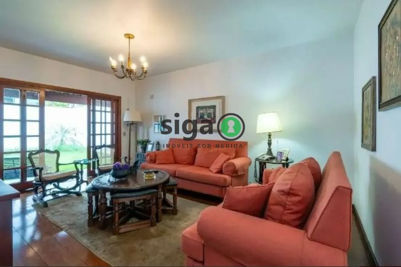 Imagem Casa Alto Padrão no Real Parque de 4 Quartos com 8 Vagas - 450m² à Venda.