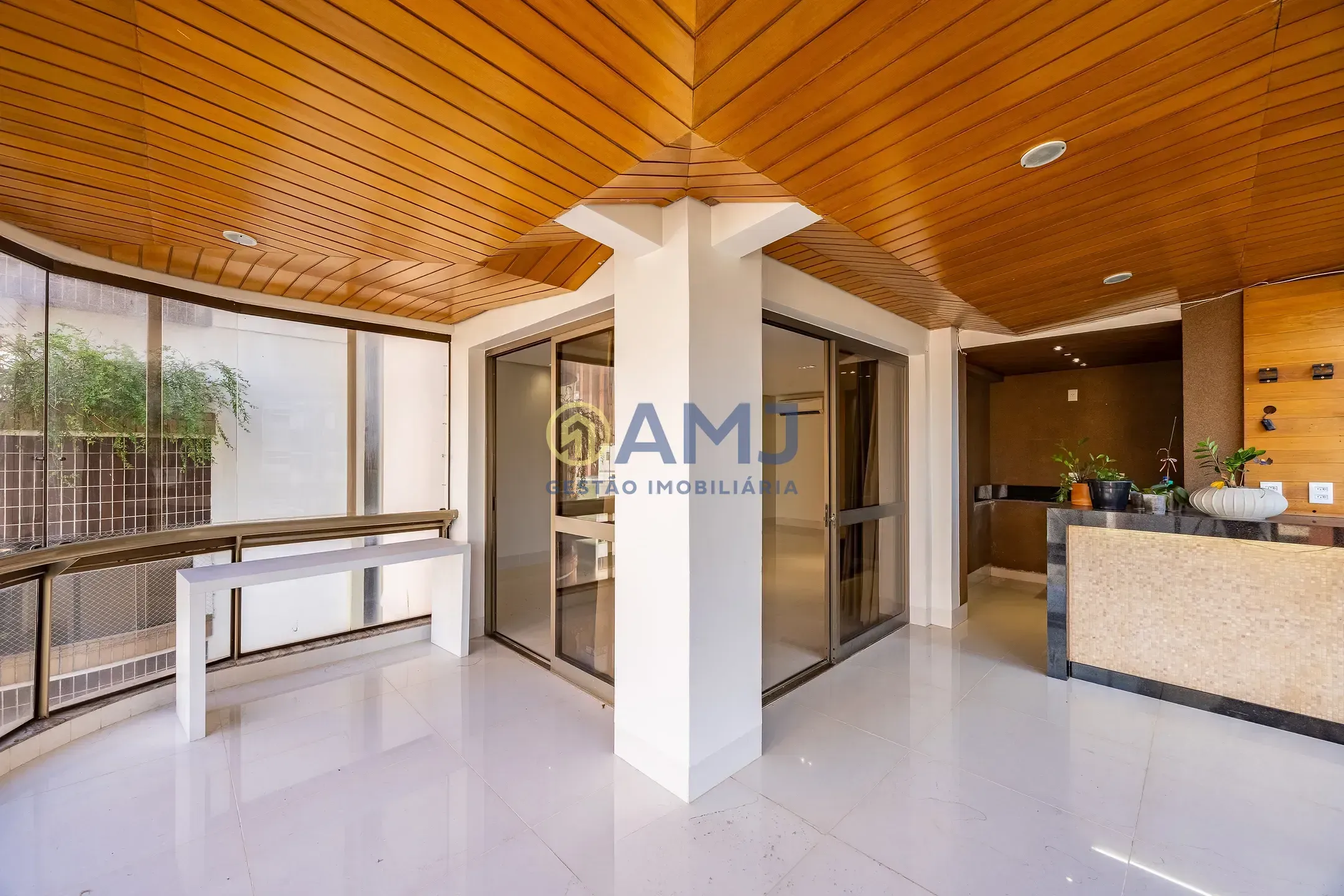 Imagem Apartamento reformado à venda no Setor Bueno - Renoir