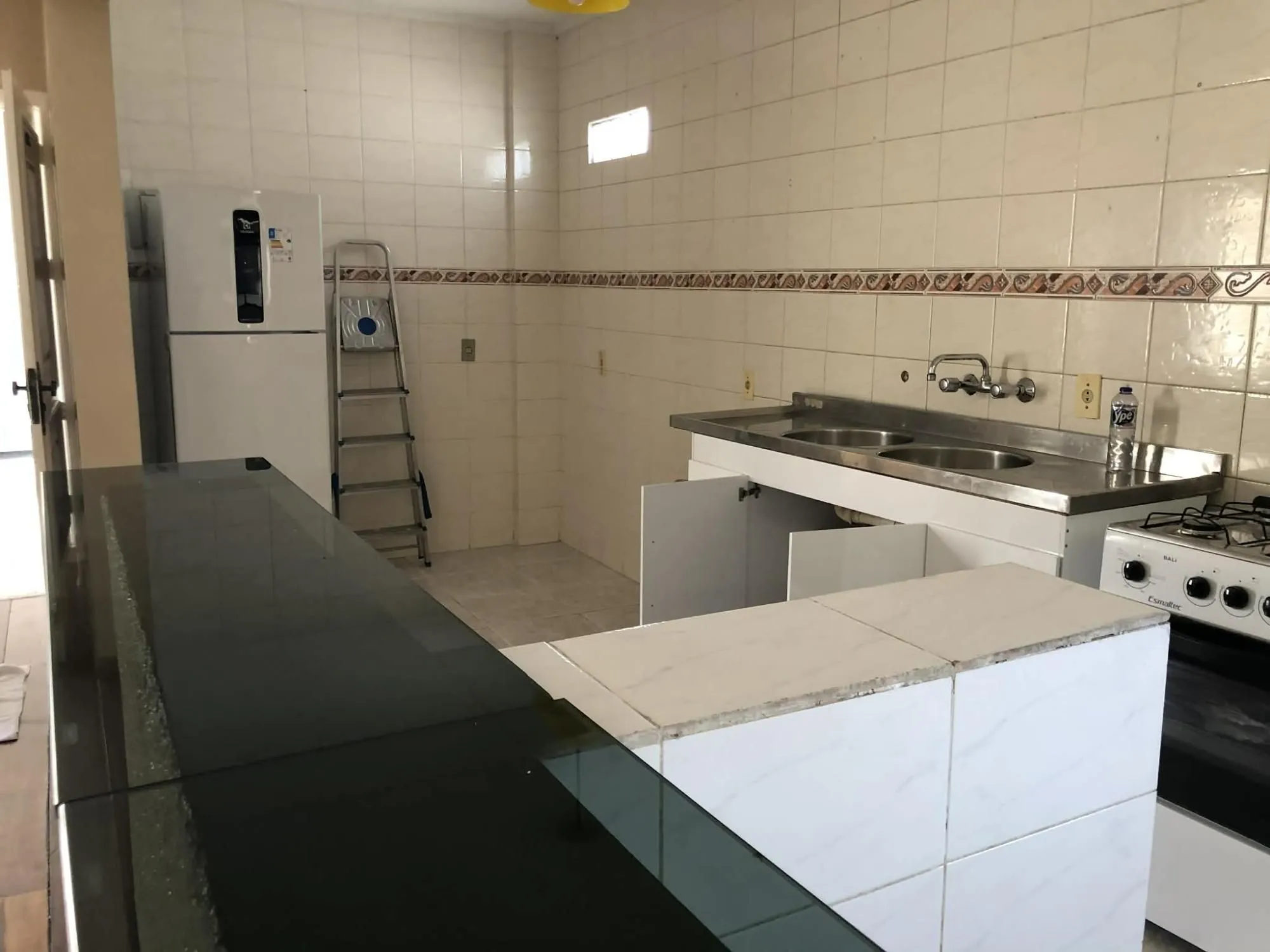Imagem Predio residencial sendo uma cobertura e mais 03 apartamentos