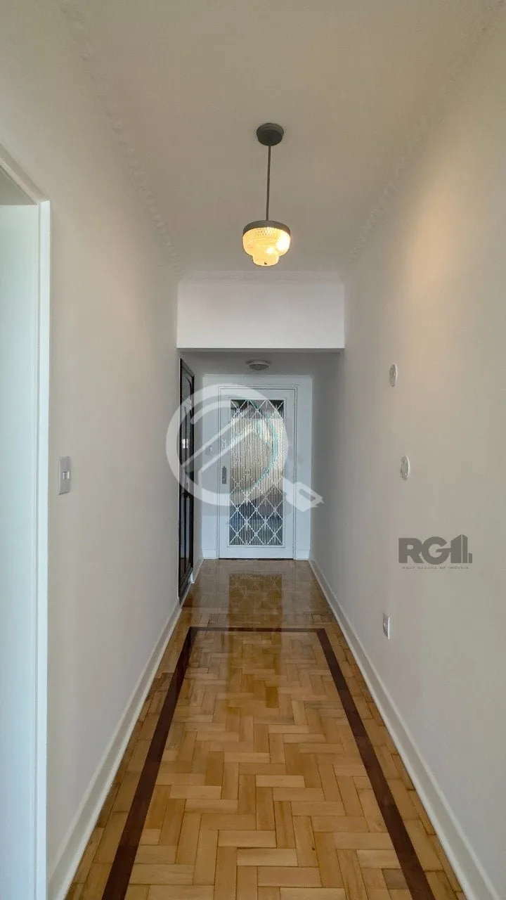 Imagem Apartamento de 170m², totalmente reformado, 3 dormitórios, sendo 1 suíte com sacada, sala de esta...
