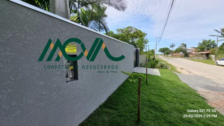 Imagem Belíssima residência térrea, moderna e recém-construída, PERTINHO da Praia