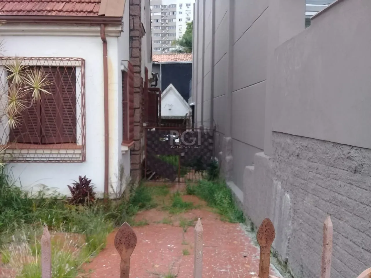Imagem Casa de 4 dormitórios na Av. Teresópolis bairro Teresópolis