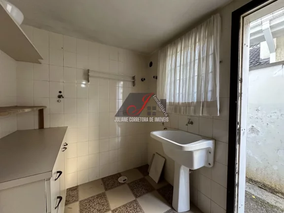 Imagem Casa de Alvenaria Residencial e Comercial à venda no bairro Vila Izabel em Curitiba.