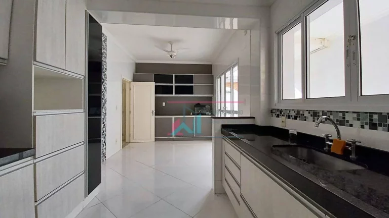 Imagem Casa com 3 dormitórios à venda - Centro - Cachoeira Paulista/SP