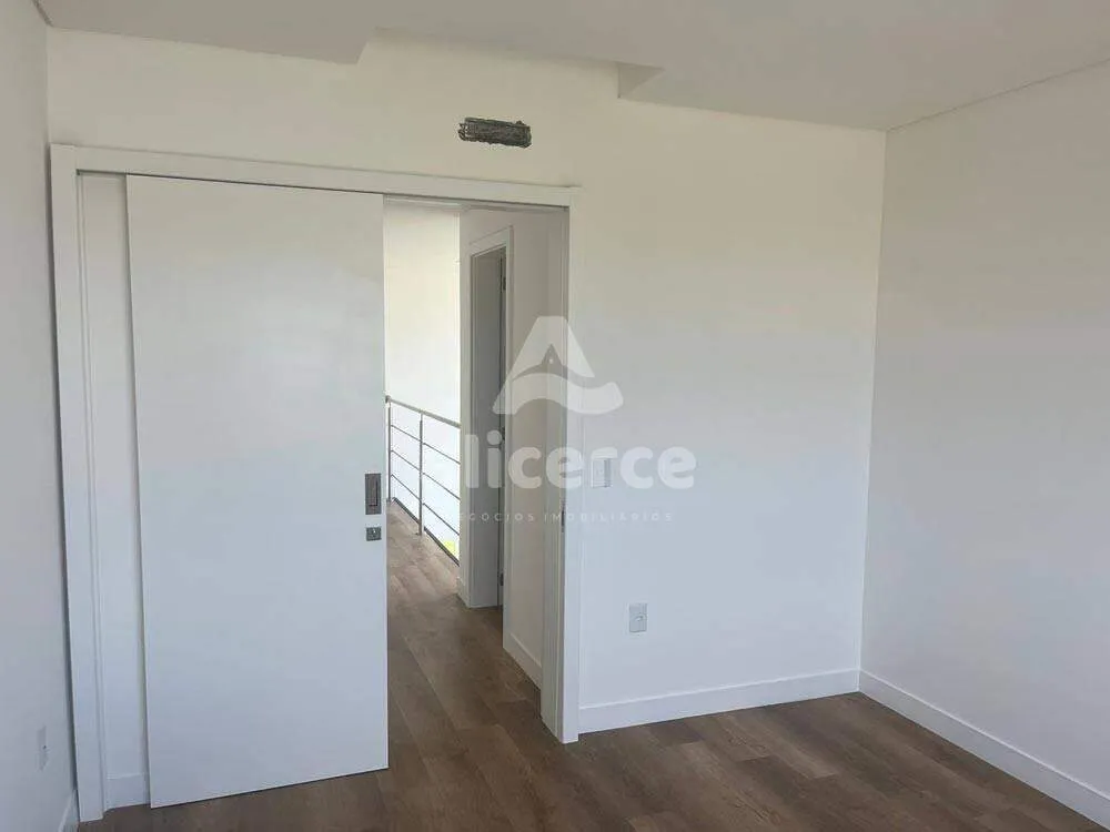 Imagem Casa à venda com 3 quartos 1 suíte, 148m² em Campeche Florianópolis