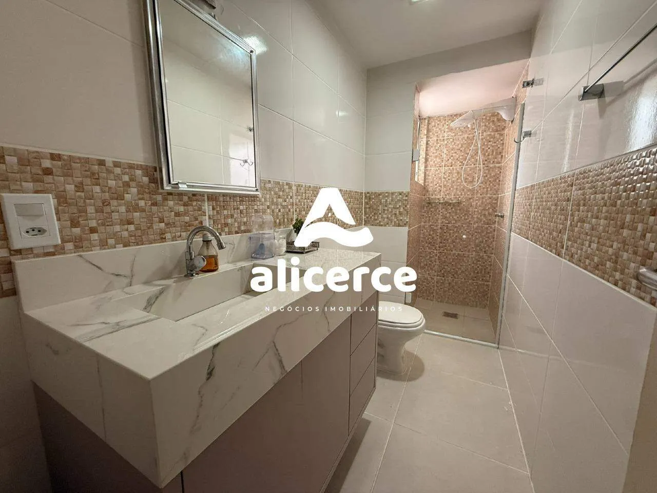 Imagem Apartamento à venda com 3 quartos 1 suíte, 122m² em Centro Florianópolis