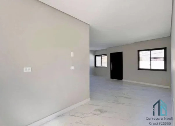 Imagem Sobrado com Ático, Terraço, 03 quartos c/suíte, Santa Felicidade em Curitiba PR