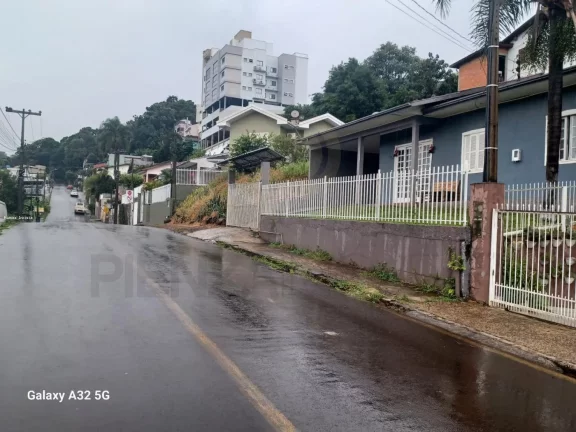 Imagem Casa para Venda em Concórdia, Cinquentenário, 3 dormitórios, 1 banheiro, 1 vaga