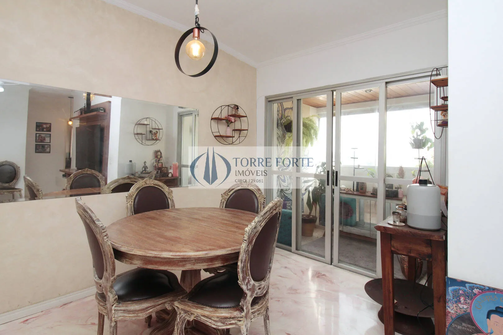 Imagem Lindo apartamento com 73 m² 3 dormitórios sendo 1 suíte 2 vagas de garagem