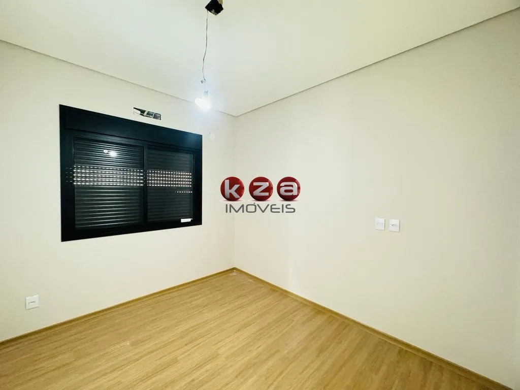 Imagem Incrível Casa em Condomínio à Venda em Valinhos-SP, Vila Capuava - 3 Quartos, 3 Suítes, 2 Salas, 4 Banheiros, 4 Vagas - 169,00 m².