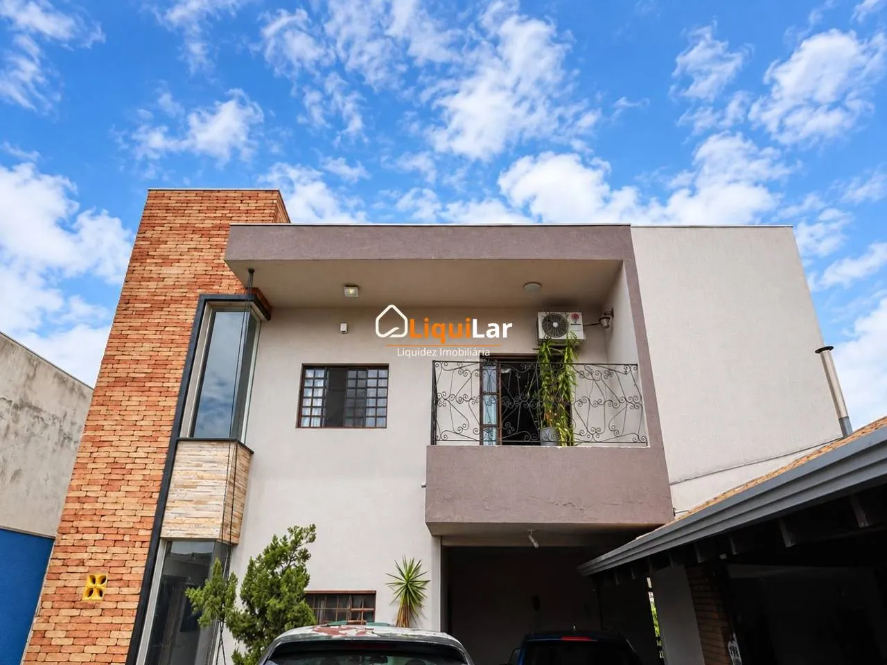 Imagem Sobrado mobiliado à venda com 3 suítes, piscina, área gourmet e energia solar no Vilas Boas