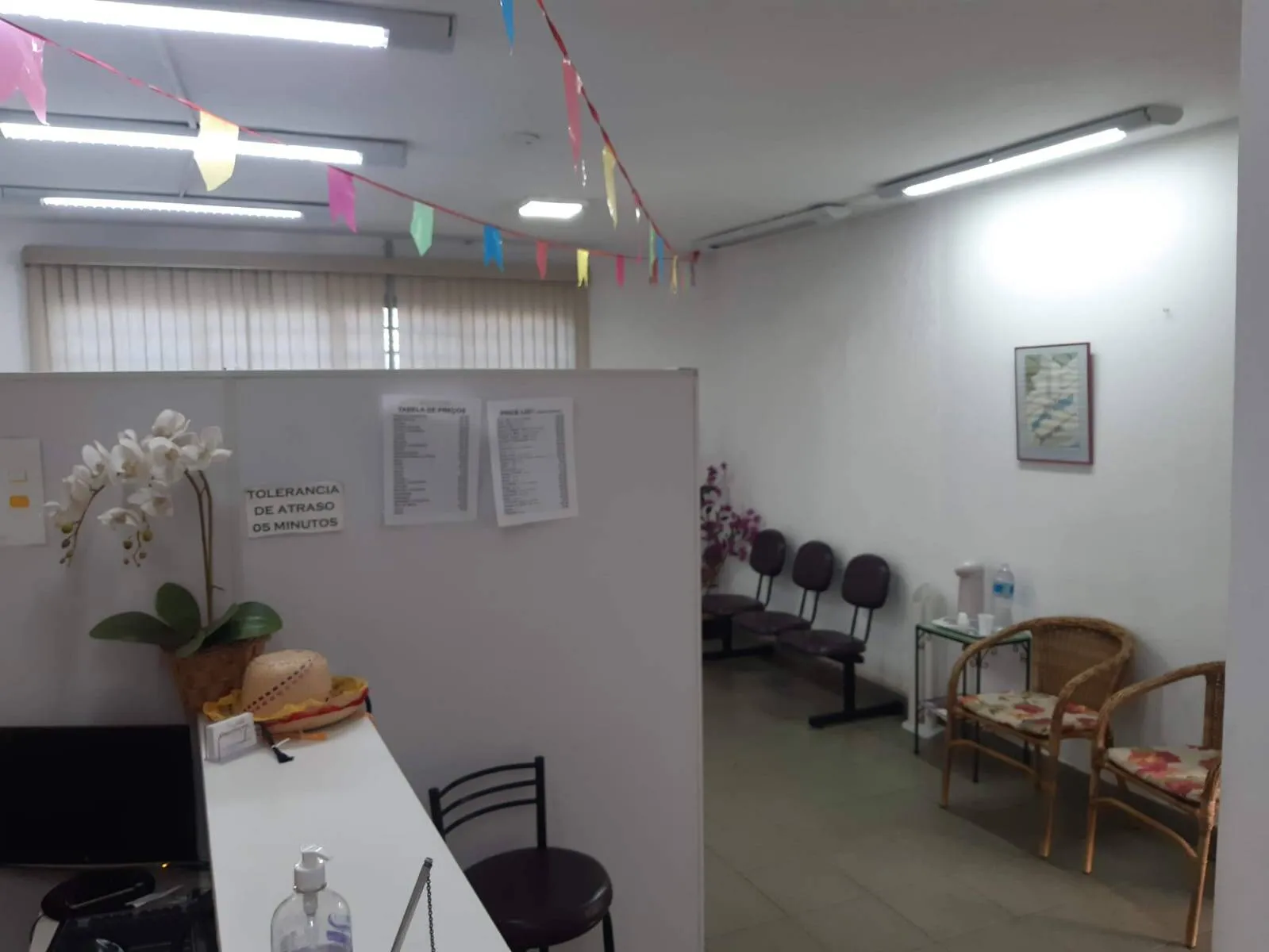 Imagem Locação Sobrado Comercial Pinheiros - 250M², 6 Salas, 8 Vagas, Varanda.