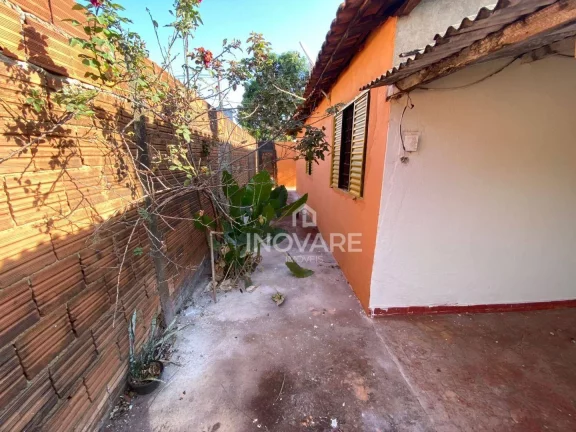 Imagem Casa com 3 dormitórios para alugar, 91 m² por R$ 800,00/mês - Setor Dona Marolina - Itumbiara/GO