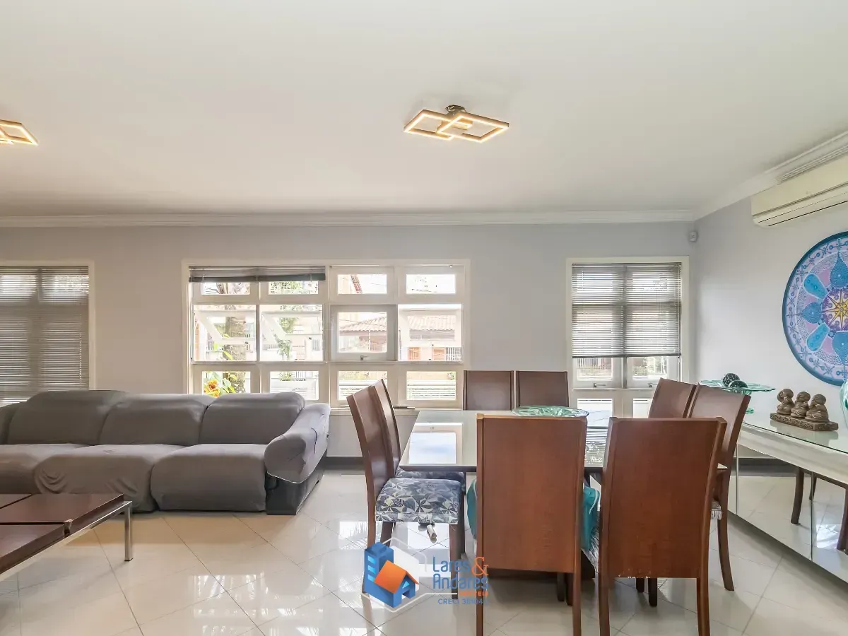 Imagem Sobrado para venda em Jardim Virginia Bianca com 3 quartos, sendo 3 suítes, 316m²