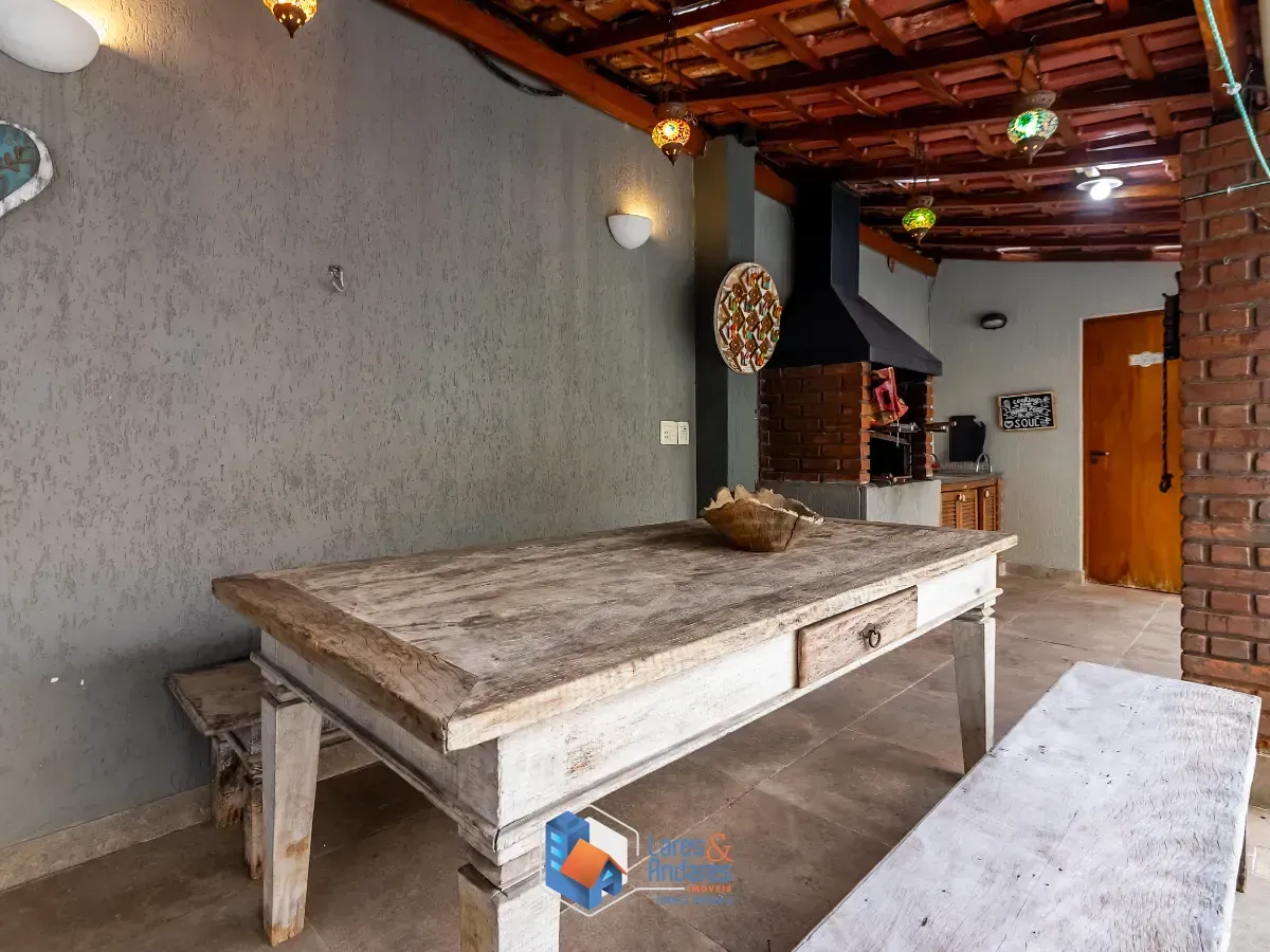 Imagem Sobrado para venda em Saúde com 4 quartos, sendo 4 suítes, 220m²