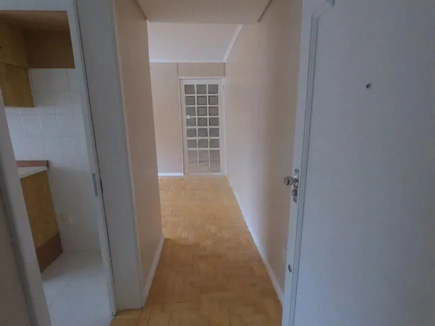 Imagem Apartamento com 2 quartos e 72m² à venda em Menino Deus, Porto Alegre.