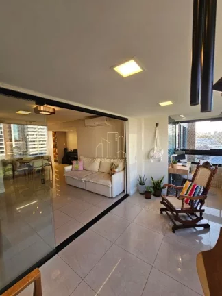 Imagem Excelente apartamento reformado com três quartos varanda a venda no caminho das arvores