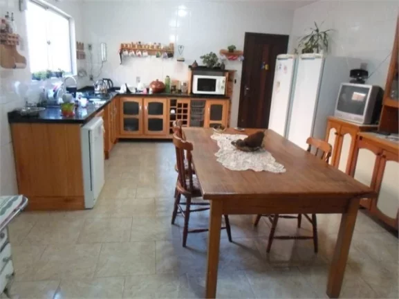 Imagem Belíssimo Sobrado em condomínio fechado, Centro de Águas Claras / Viamão