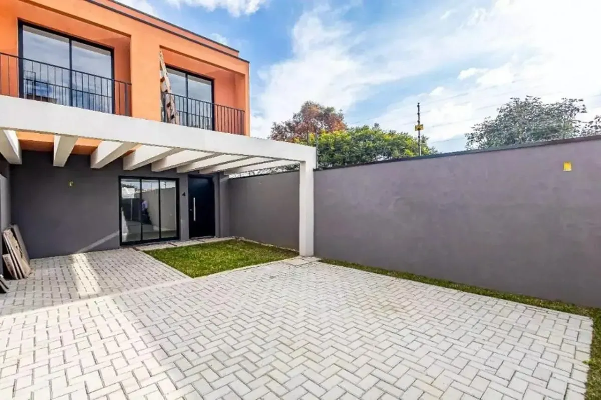 Imagem Sobrado com 3 Quartos à Venda, 130 m² em Pilarzinho - Curitiba