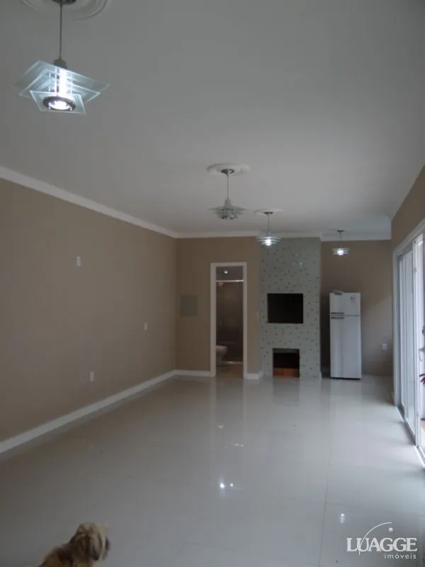 Imagem Casa para Venda - 305m², 3 dormitórios, sendo 3 suites, 4 vagas - Nonoai