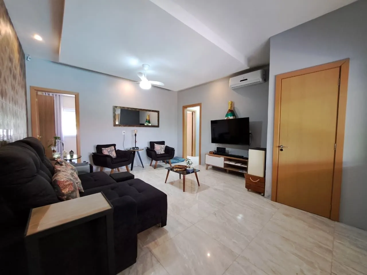 Imagem Casa com 04 dormitórios e piscina na praia de Imbé/ RS.