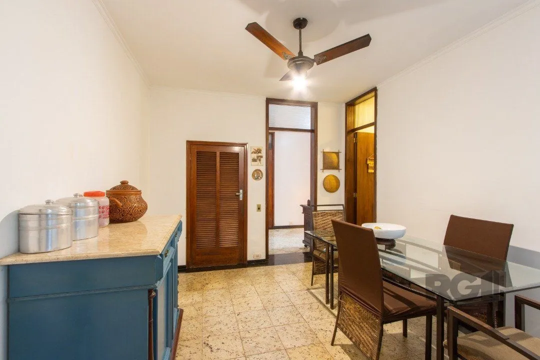Imagem Casa em condomínio que possui 3 dormitórios, sendo 1suíte, lavabo, escritório, possibilidade de um 4 dormitório,