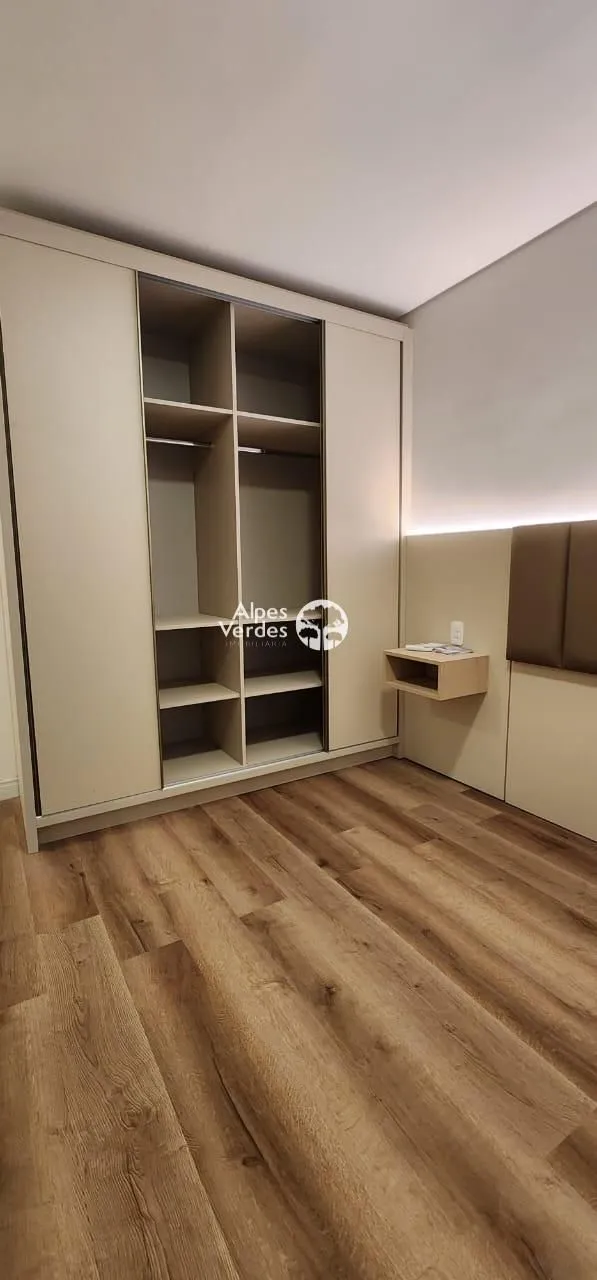 Imagem Vende-se apartamento semi-mobiliado em Gramado a 10 minutos da Rua Coberta