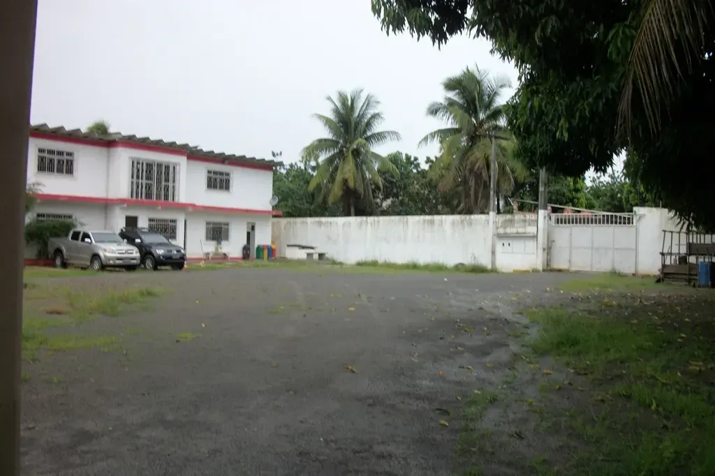 Imagem Galpão à Venda, 550 m² em Luís Eduardo Magalhães - Simões Filho