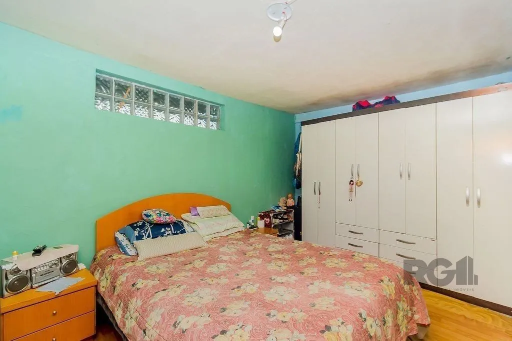 Imagem Casa 242m² - 5 dormitórios, 6 vagas no bairro Cristo Redentor