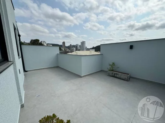 Imagem Sobrado Duplex na Praia dos Amores: Conforto e Sofisticação!