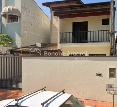 Imagem Localizada em um tranquilo bolsão residencial, com terreno plano e posição estratégica, este sob...