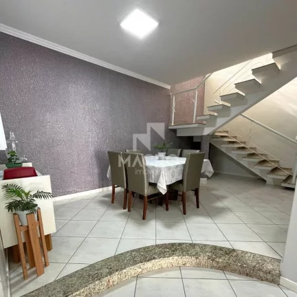 Imagem Sobrado com Piscina | Jaraguá Esquerdo | 3 quartos (1 suíte) | 170m²