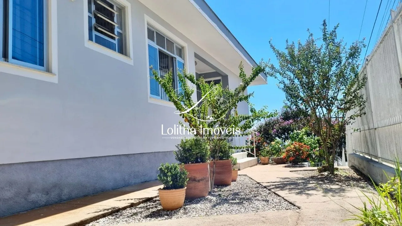 Imagem CASA COM 4 DORMITÓRIOS À VENDA PRÓXIMO À AV. MAX SCHRAMM