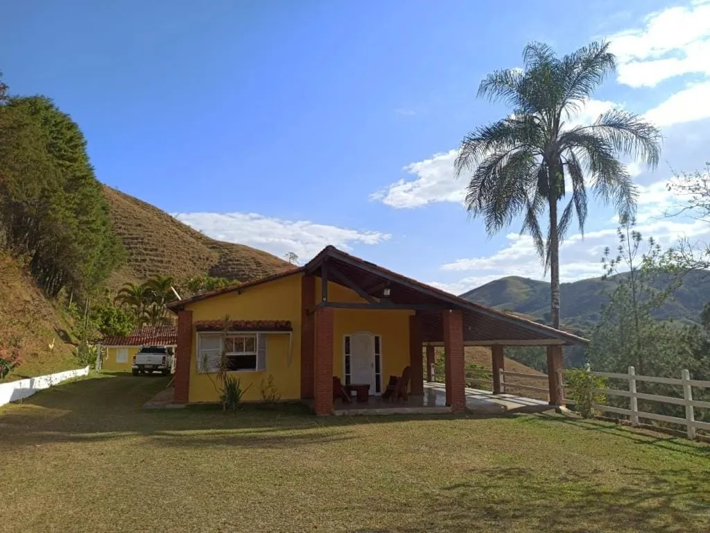 Imagem Chácara à venda 3 Quartos, 1 Suite, 108000M², Zona Rural, São José dos Campos - SP